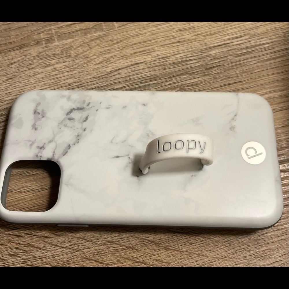 BRAND NEW, Loopy White Marble, Matte Edition - IPhone 11/Xr